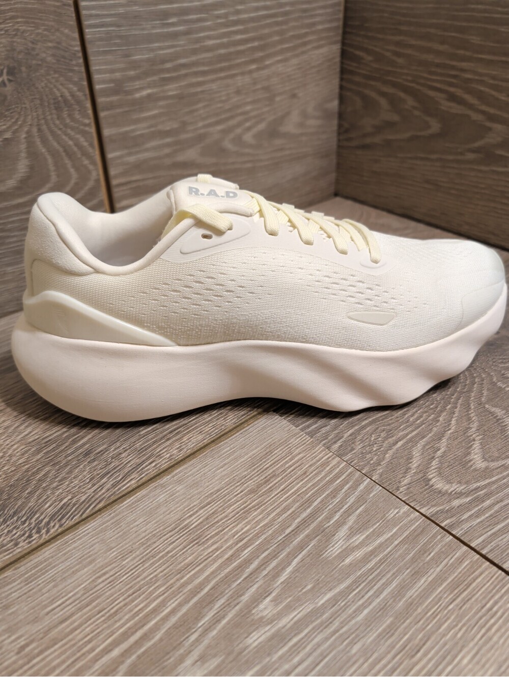 R.A.D MALLOW Triple White Unisex Men's 9.5 / Women's NEW